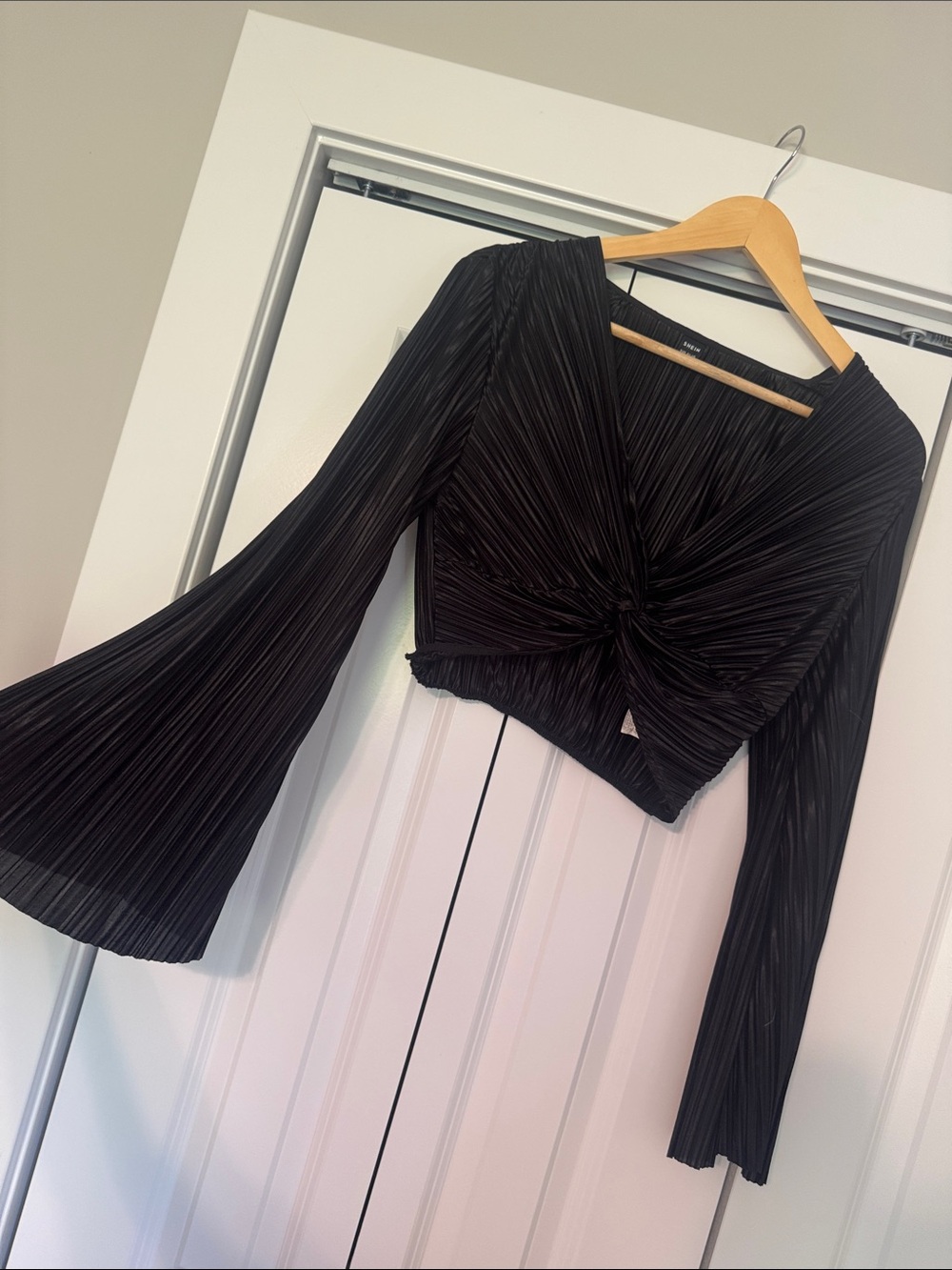 SHEIN Black Pleated Twist-Front Crop Top